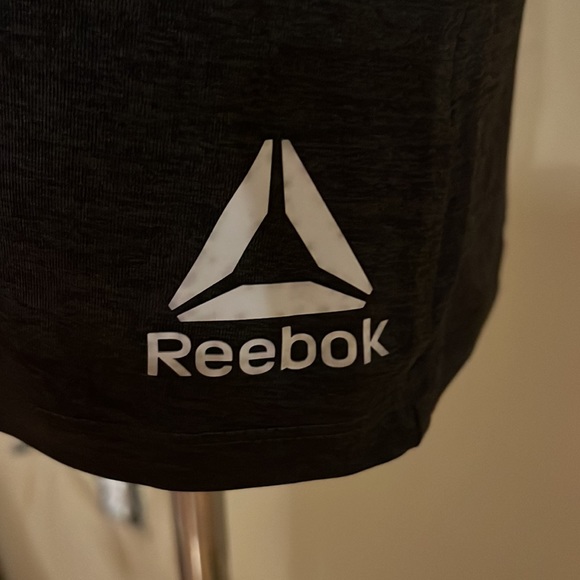 New with tags! Reebok moisture Management Tank - Picture 6 of 11